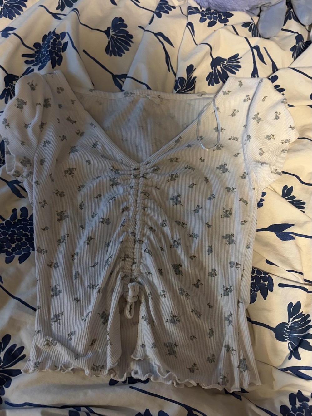 Aeropostale Cream Floral Ruched Front Crop Top